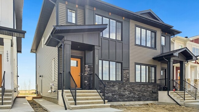 Building Photo - 10005 Huxbury Dr NE