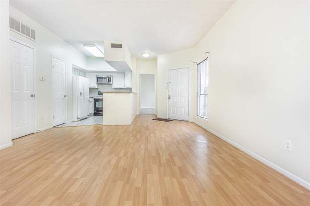Foto del edificio - 10855 Meadowglen Ln