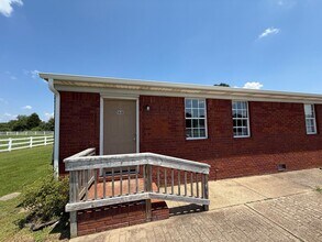 Building Photo - 168 Clifton St