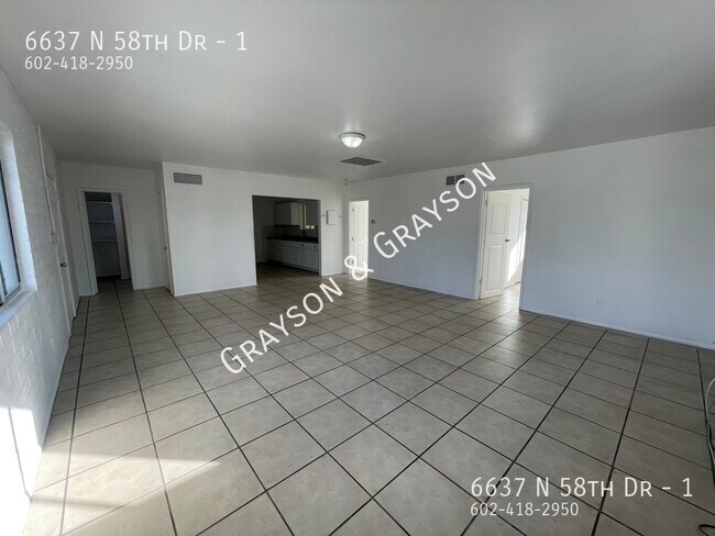 Foto del edificio - 6637 N 58th Dr