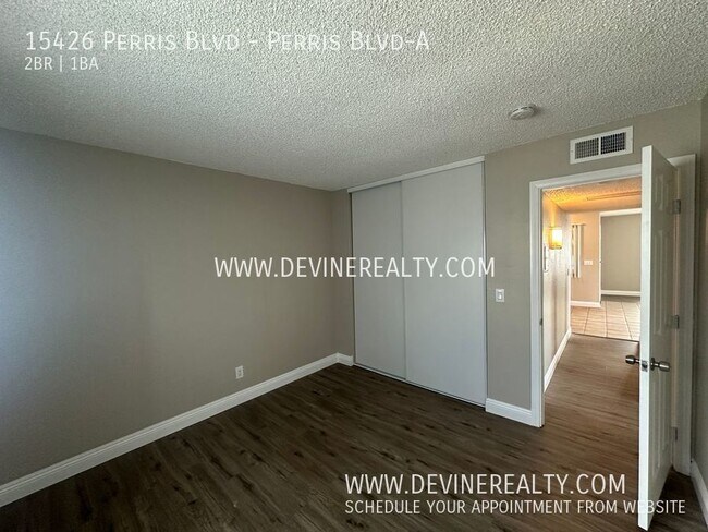 Foto del edificio - 15426 Perris Blvd