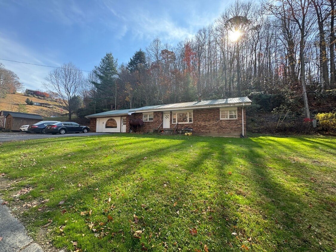 Photo - 168 Roy E Brown Road