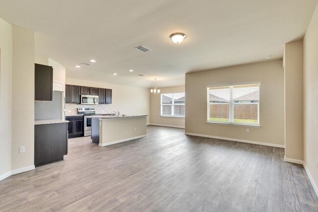 Foto del edificio - Modern Elegance Awaits: Discover Your Oasis in Hutto, TX