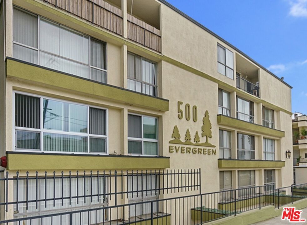 500 Evergreen St Unit 202, Inglewood, CA 90302 Condo for Rent in