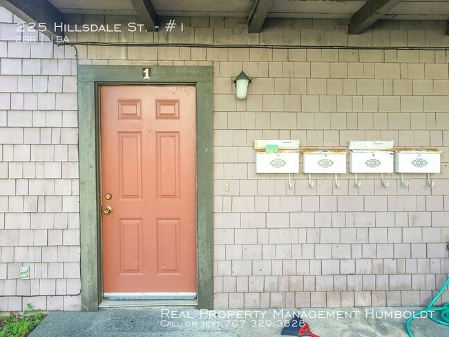 Building Photo - 225 Hillsdale St