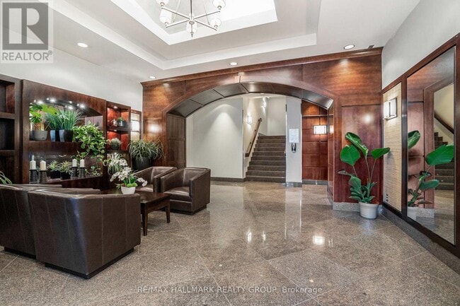 Building Photo - 200 Besserer St