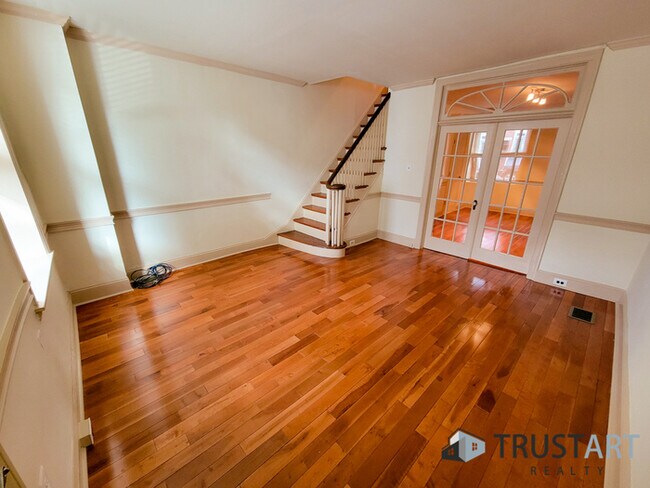 Foto del edificio - 4 bedroom Townhome in East Falls