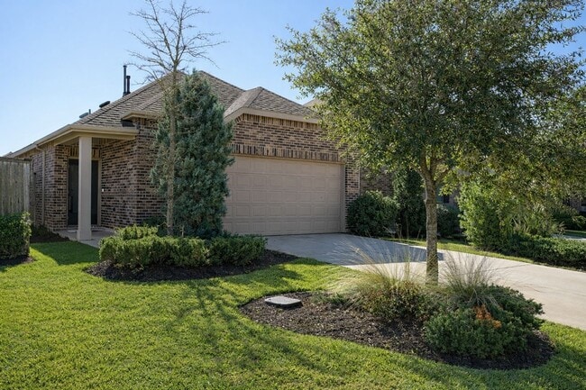 Building Photo - 137 Emory Birch