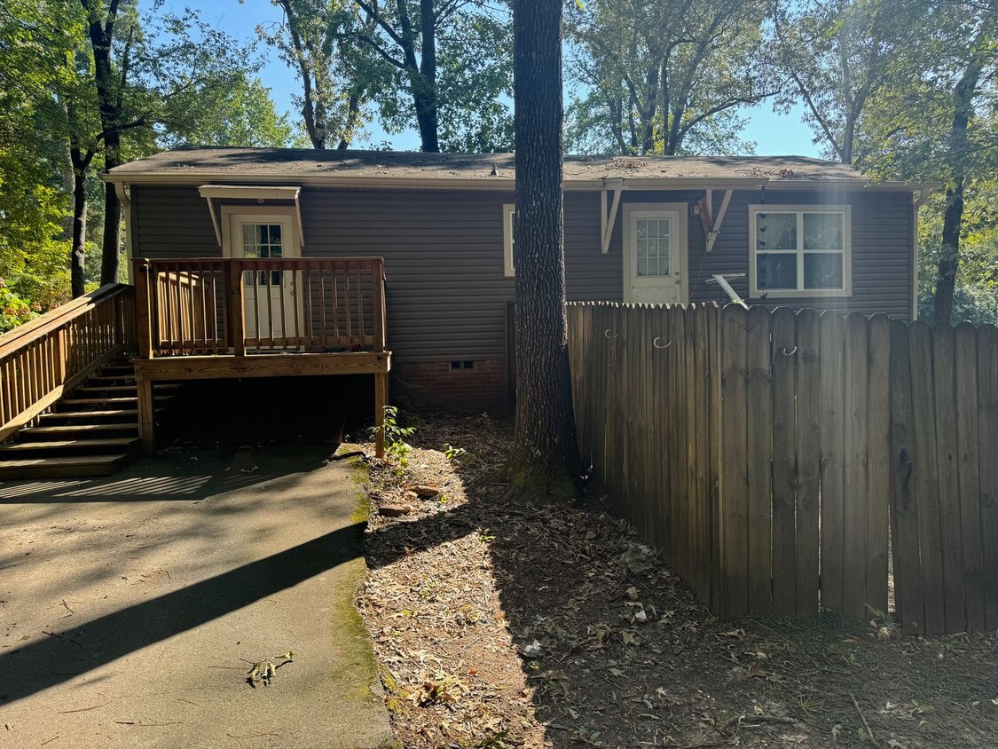 Primary Photo - 1110 Alcoa Rd