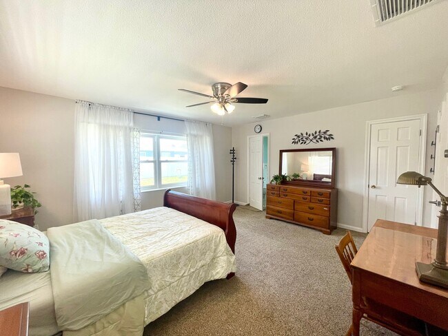 Foto del edificio - 4510 Cranston Pl