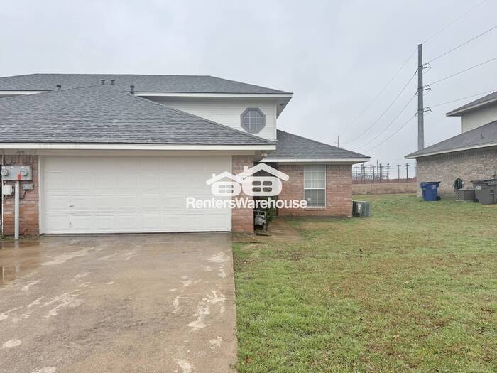 Foto del edificio - Updated Townhome, ready for move-in