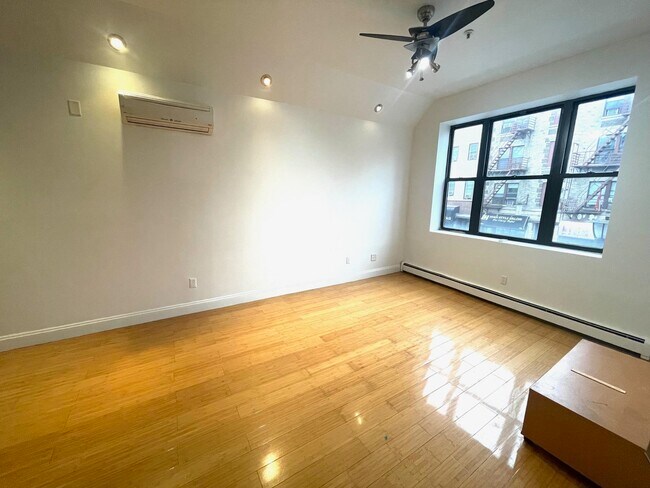Foto del edificio - 410 Central Ave
