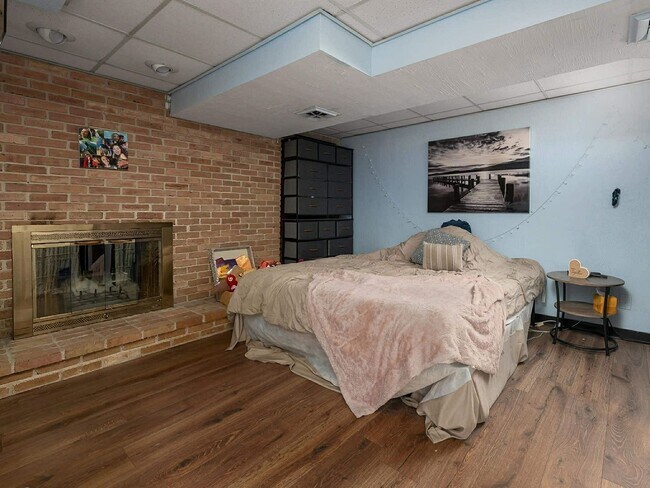 Foto del edificio - 604 Bendview Dr