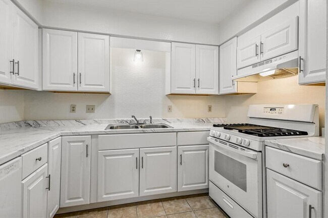 Foto del edificio - 803 Valley View Dr