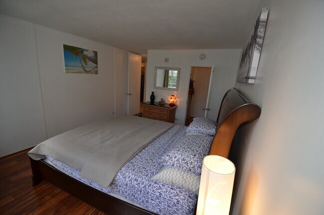Building Photo - 430 Kaiolu St