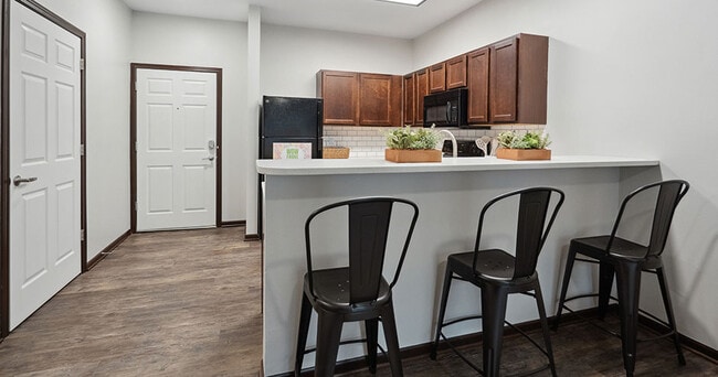 Building Photo - Walnut Lake Apartments