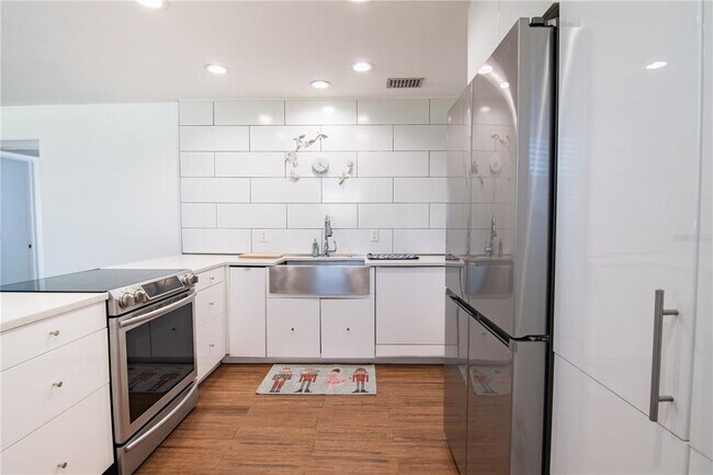 Foto del edificio - 4050 4th St N