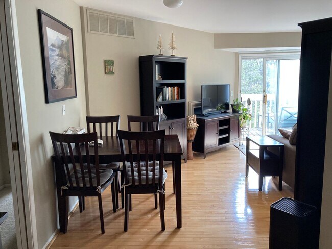 Building Photo - Three Bedroom Two Bath Condo near Arbor Hills