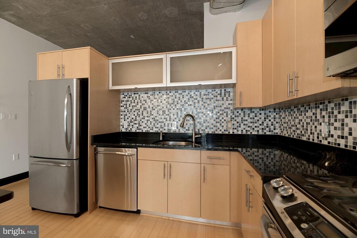 Foto principal - 929 Florida Ave NW