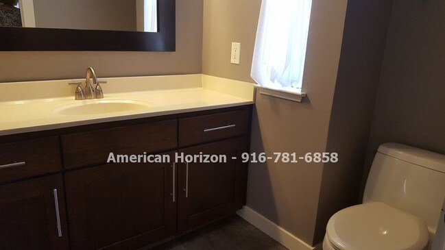 Foto del edificio - 1635 Woodhill Dr