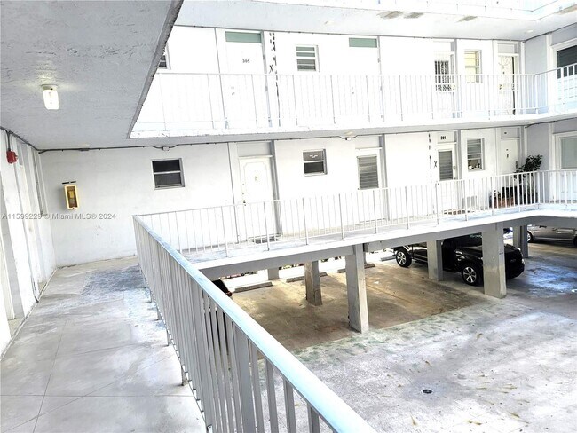 Foto del edificio - 1145 Normandy Dr