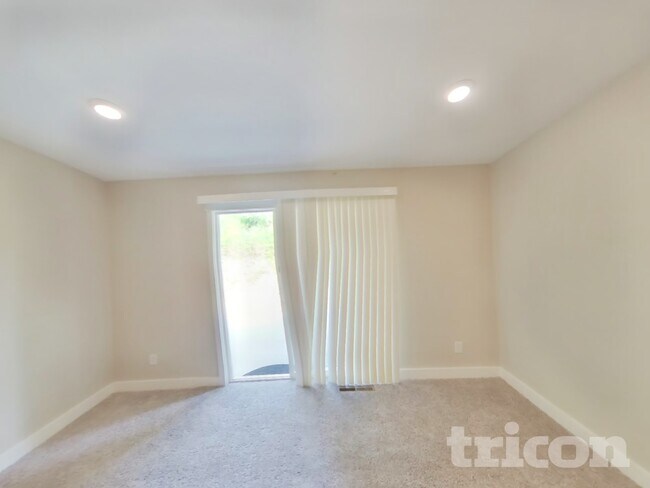 Foto del edificio - 4911 64th Ave W