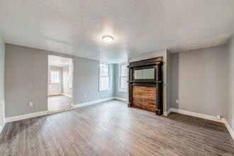 Building Photo - 744 Proctor Wy