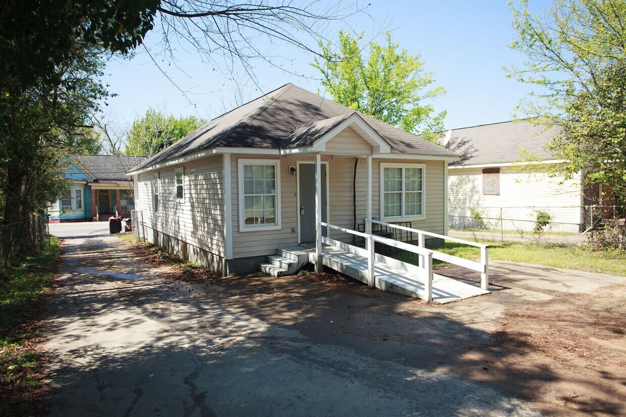 2350 2nd St, Macon, GA 31204 House Rental in Macon, GA