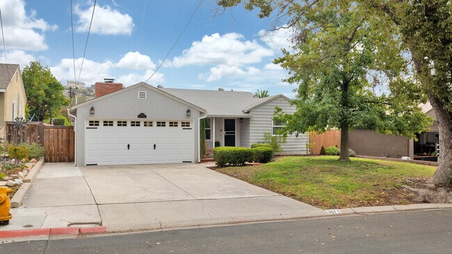 Building Photo - 3871 Carancho St