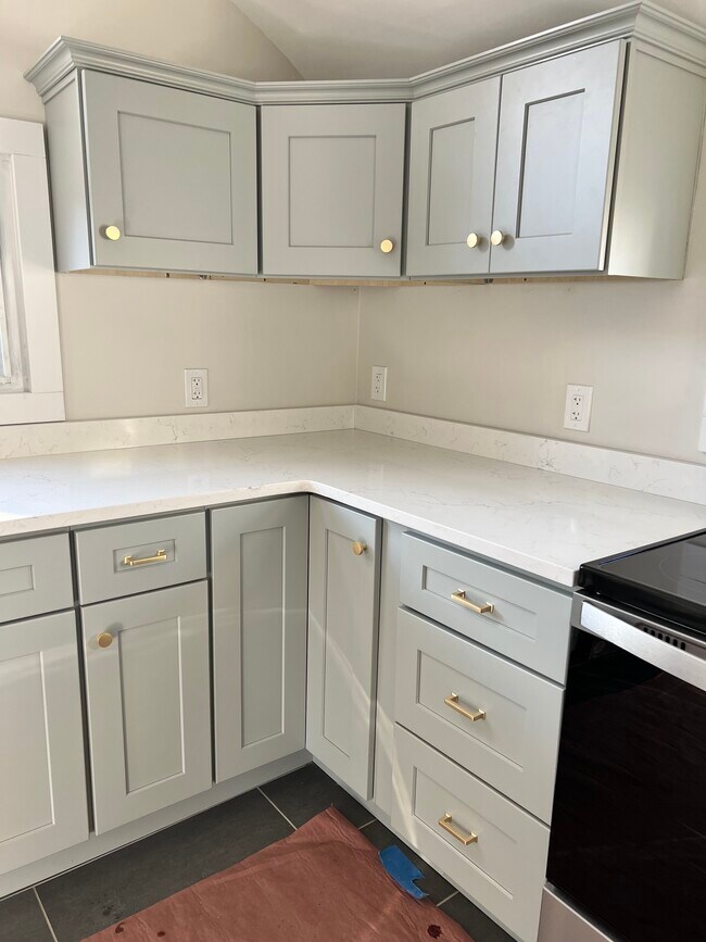 75 Sherman Ave, Bristol, RI 02809 House Rental in Bristol, RI