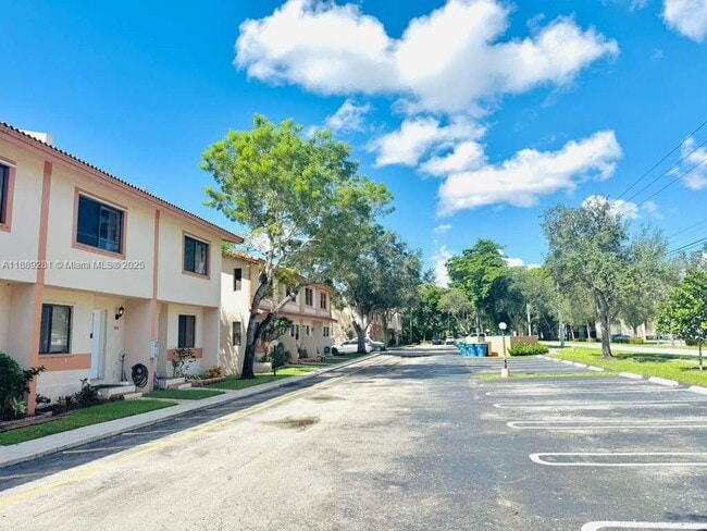 Foto del edificio - 9090 NW 40th St