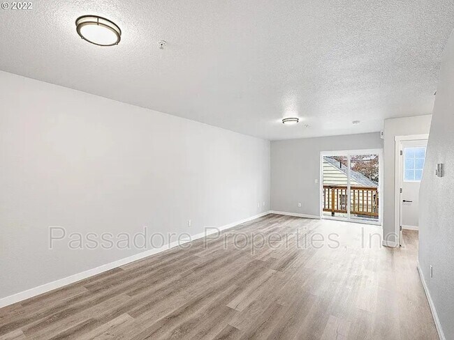 Foto del edificio - 3233 SE 122nd Ave