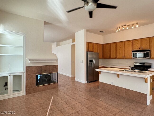 Foto del edificio - 10137 Crest Brook Pl