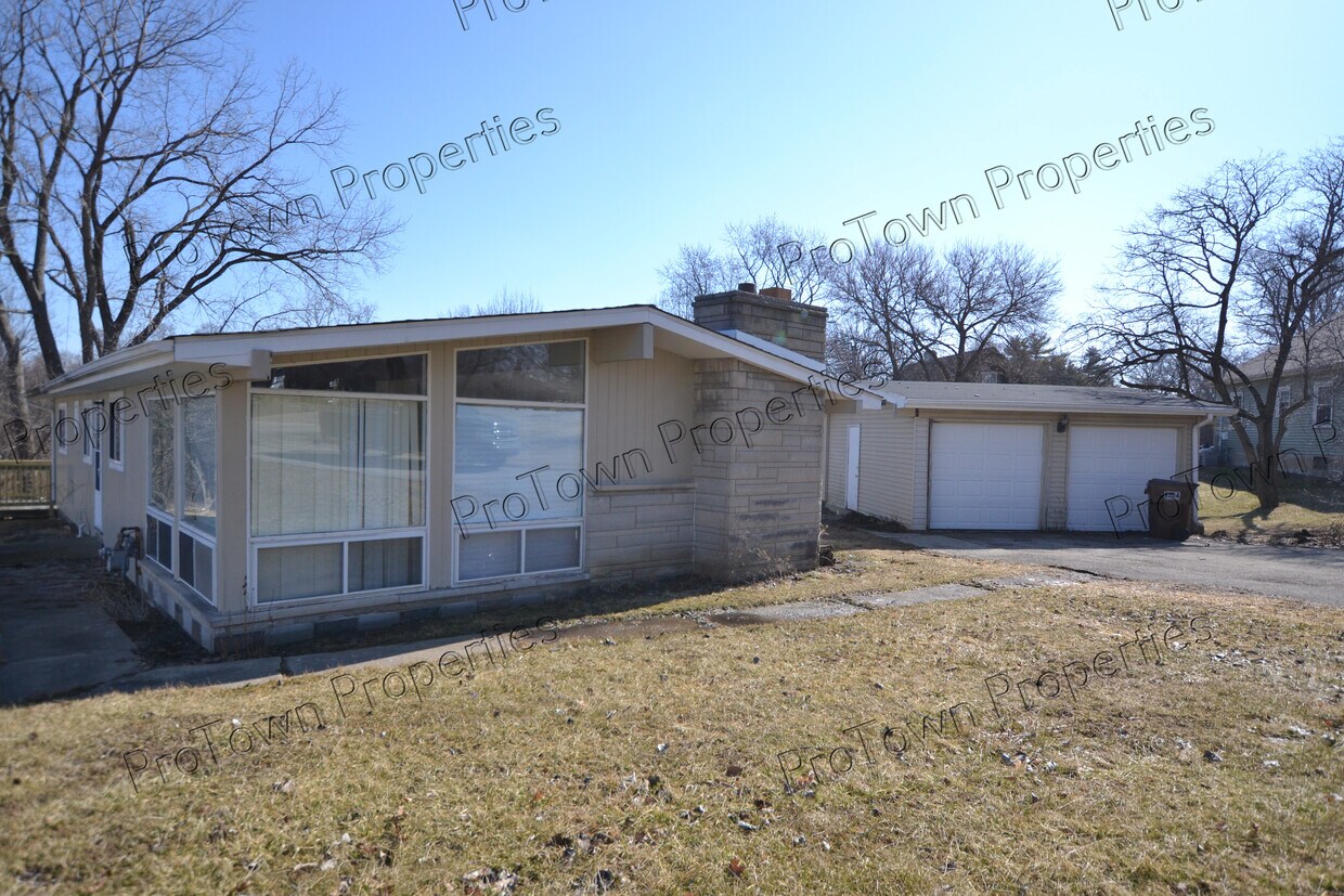 Primary Photo - 217 Old Elm Rd