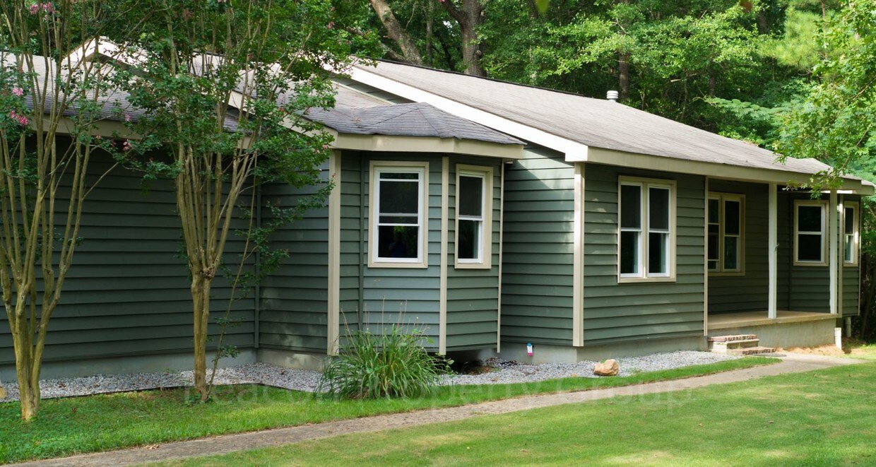 2637 Old Jonesboro Rd, Fairburn, GA 30213