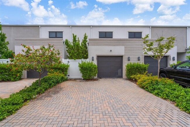 Foto del edificio - 387 NW 17th St