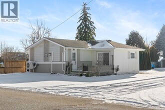 Building Photo - 1752 Erie Ave