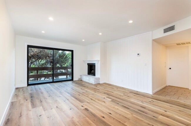 Foto del edificio - 4524 Tujunga Ave