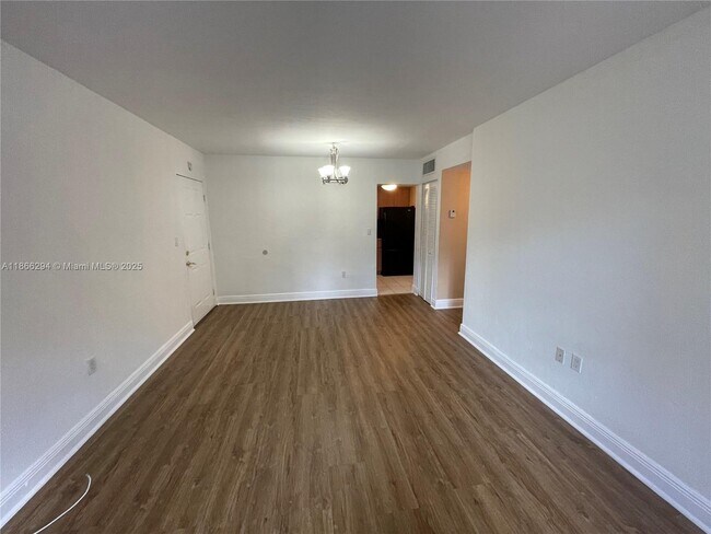 Foto del edificio - 8605 SW 68th Ct