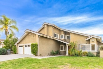 Building Photo - 1315 Pso Corrido