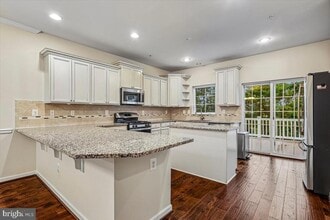 Building Photo - 1004 Red Clover Rd
