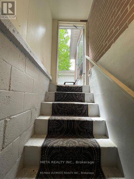 Building Photo - 313 Rossland Rd W