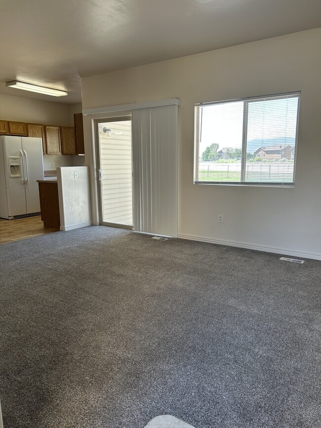 Building Photo - 2107 W 2180 N