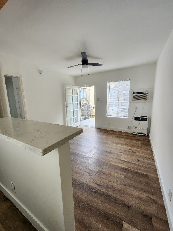 Foto del edificio - 1286 S Plymouth Blvd