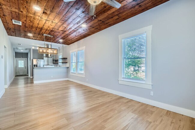 Building Photo - First time rental!