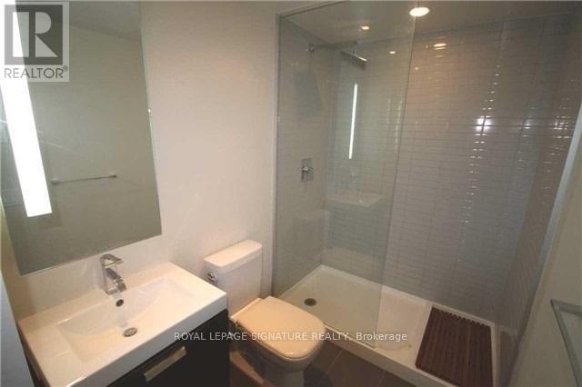 Photo du bâtiment - 629 King St W