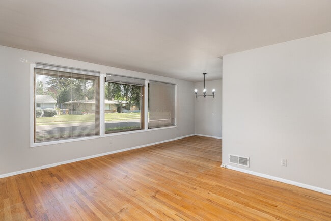 Building Photo - 3011 W Dalke Ave