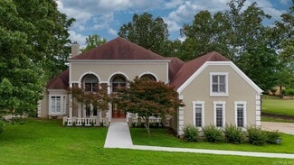Building Photo - 2213 Doral Dr