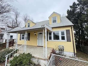 Building Photo - 316 Holy Cross Rd