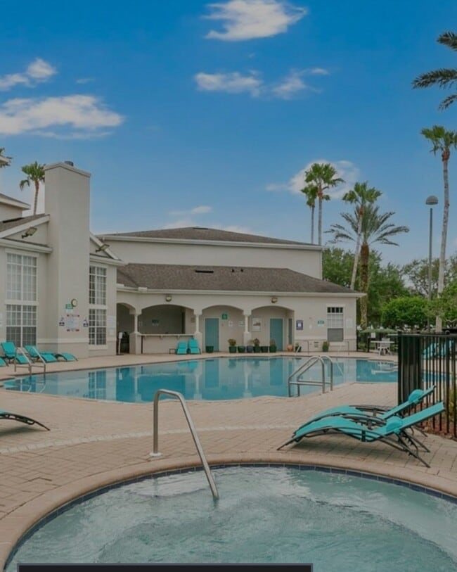 Building Photo - 8997 Lee Vista Blvd